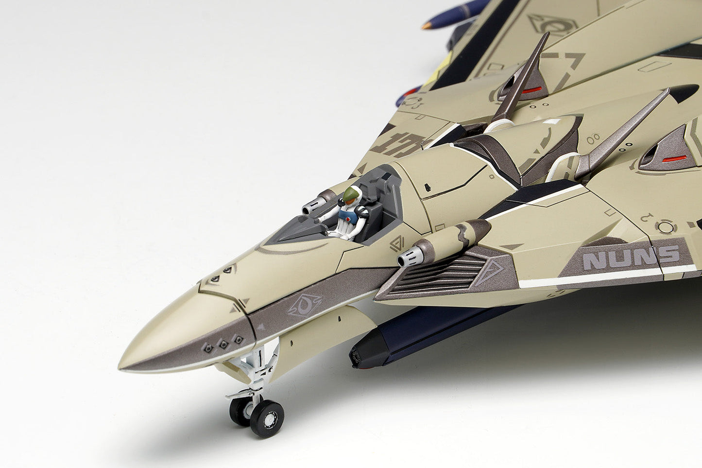 WAVE Macross Delta VF-171 Nightmare Plus Outlying Space Type 1/72 Model Kit